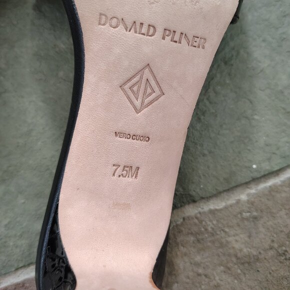 Donald Pliner Heel Sandal - Picture 4 of 7